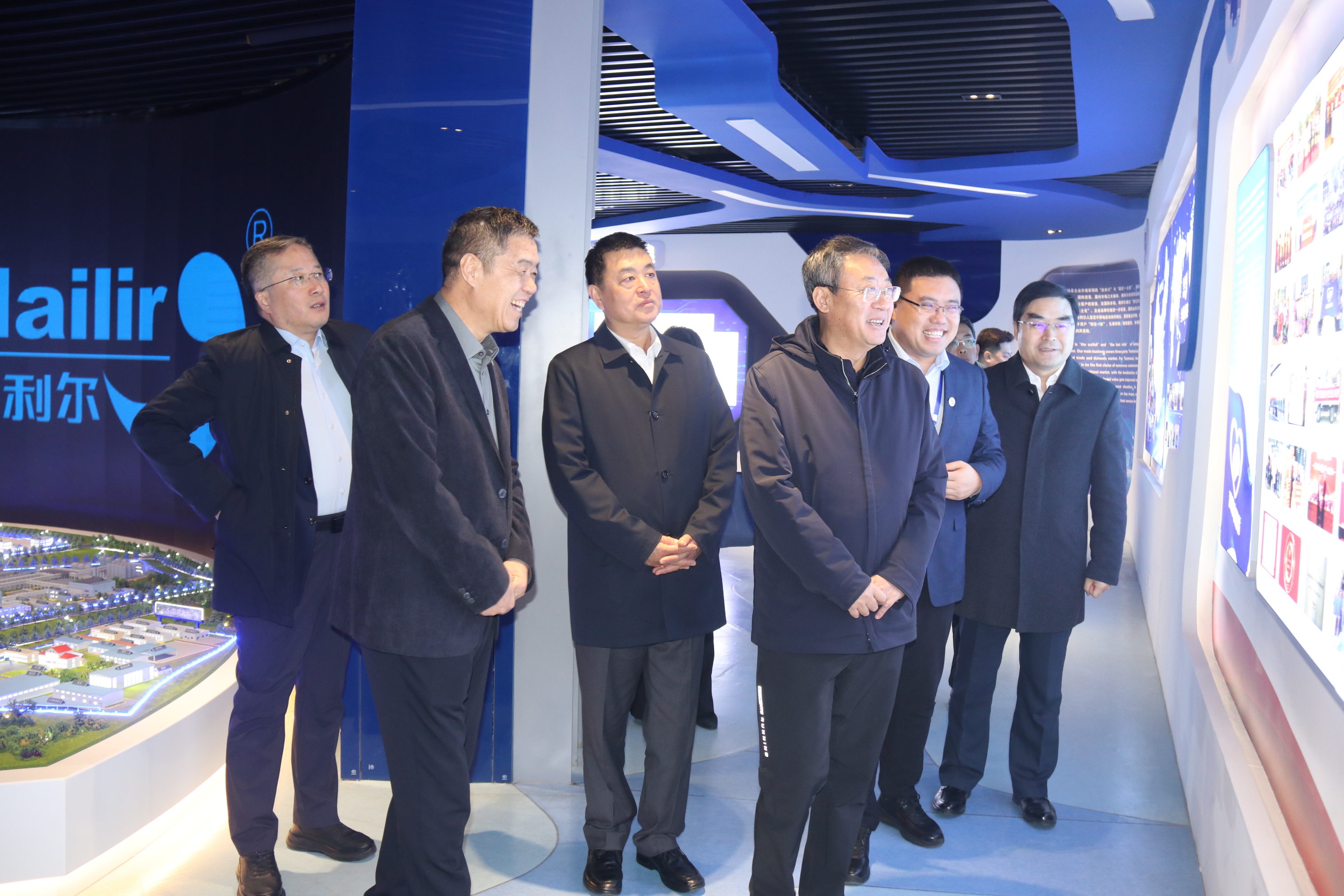 省委统战部副部长、、省工商联党组书记张鲲一行来德尔达药业集团调研指导工作